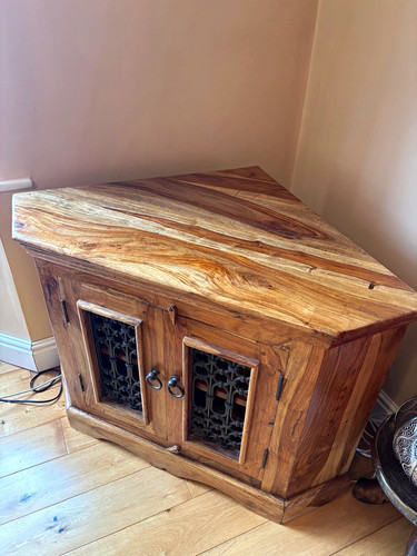 Sheesham wood corner stand - sheesham,